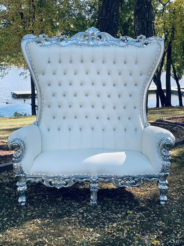 throne3.webp