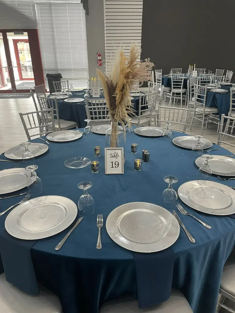 120_ Velvet Table Cloth_ Blue(2).webp