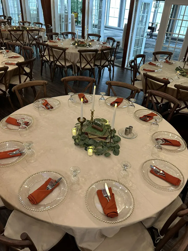 Champagne Velvet 120 Tablecloth1.webp