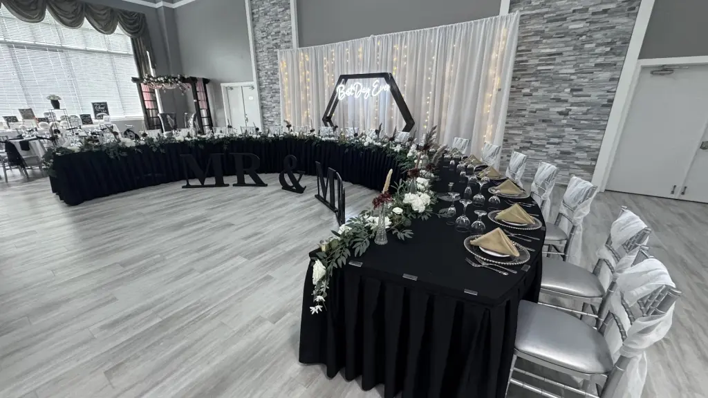Curved Table 14.webp