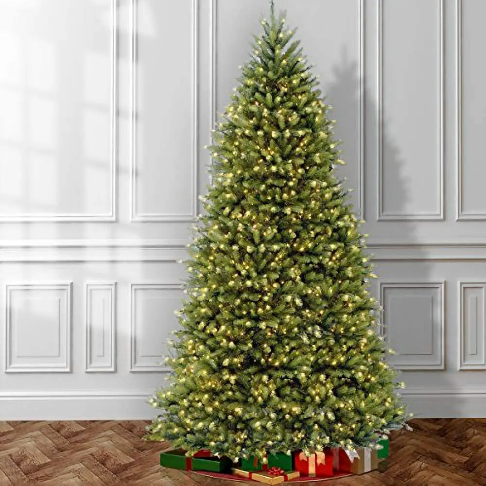 12' Christmas Tree: Pre-Lit 