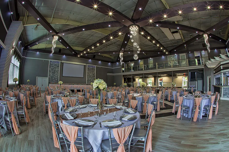 Center Court - Up to 400 Guests