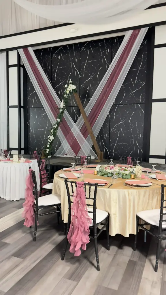 Criss-Cross Backdrop:  White/Mauve