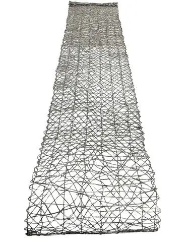 Table Runner: Silver Nest 