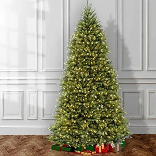12' Christmas Tree: Pre-Lit 