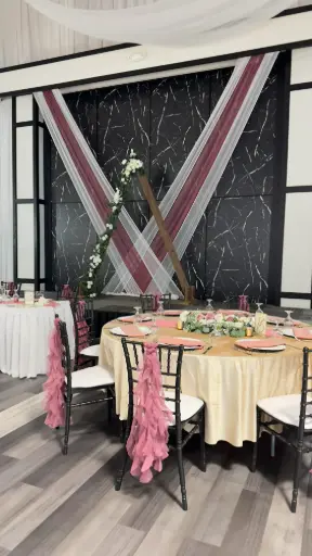 Criss-Cross Backdrop:  White/Mauve