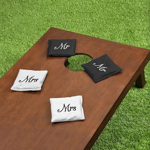 Mr & Mrs Cornhole Set 